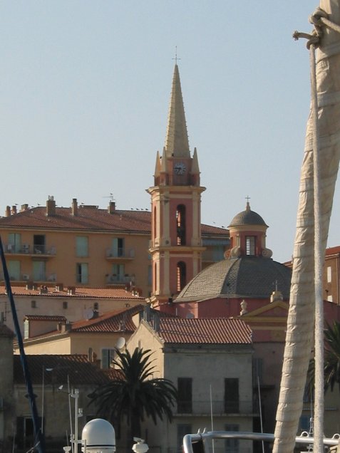 036.jpg - L ' �glise de Calvi au T�l�objectif .