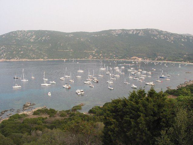 082.jpg - Le mouillage de  Campo Moro, vu du Belv�d�re .